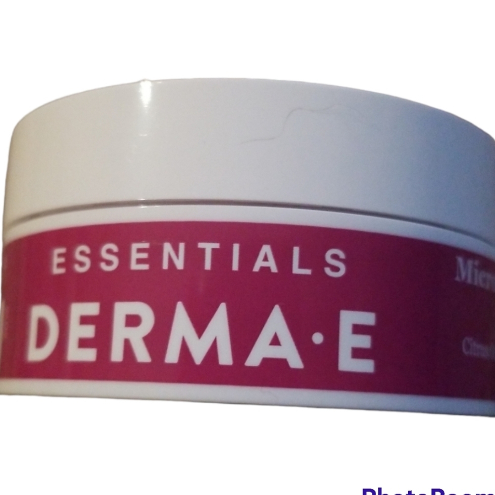 4/25 bundle item. Derma E Microdermabrasion Scrub